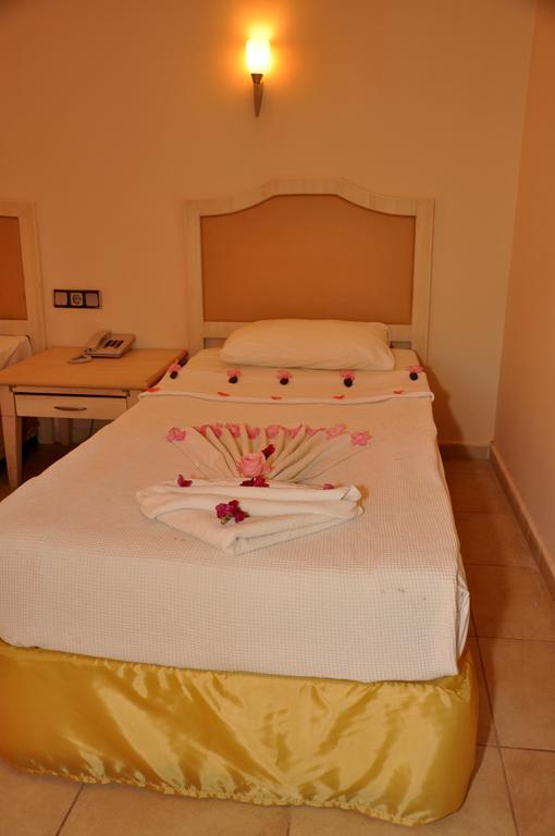 Aparthotel Club Dena 2*