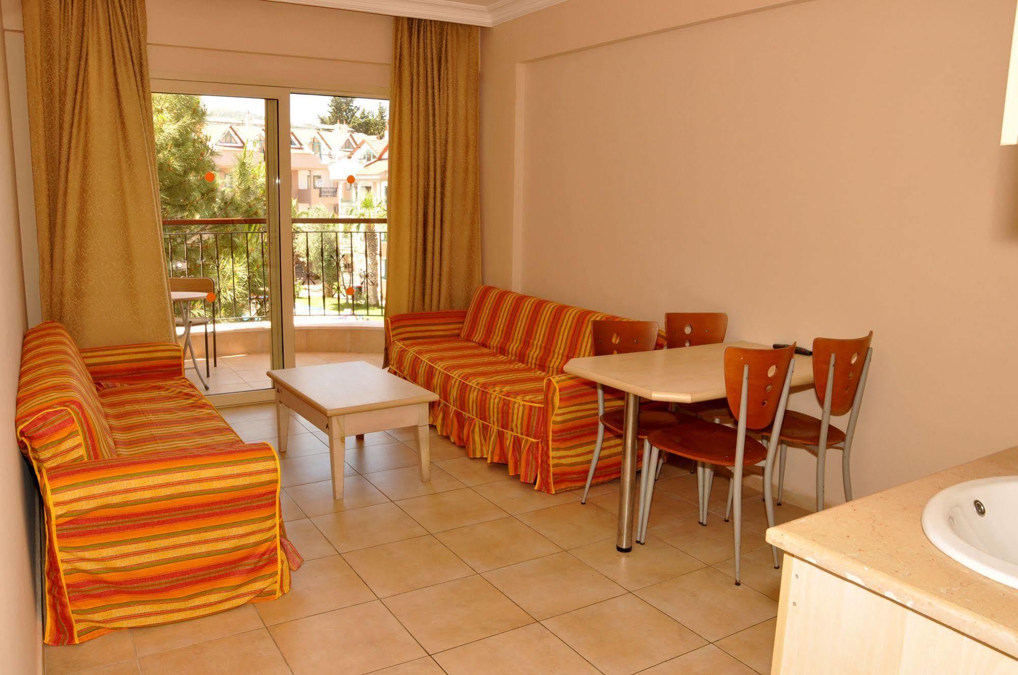 Club Dena Aparthotel 2*